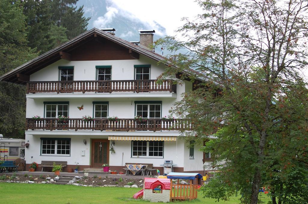Haus Waldrast Apartment Elbigenalp Room photo
